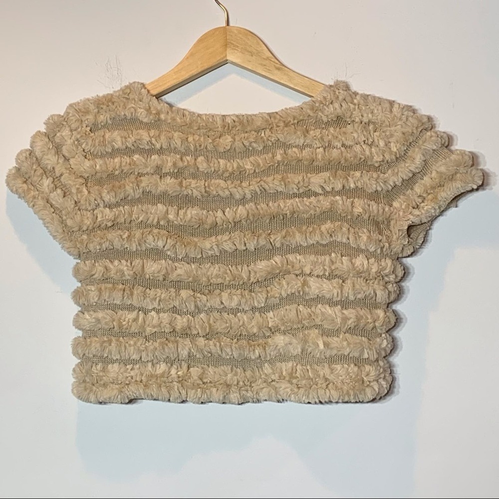 Chic Textured Beige Shrug - Picture 4 of 5